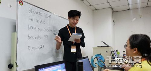 参加北京千锋软件测试培训学技术 青春时光不